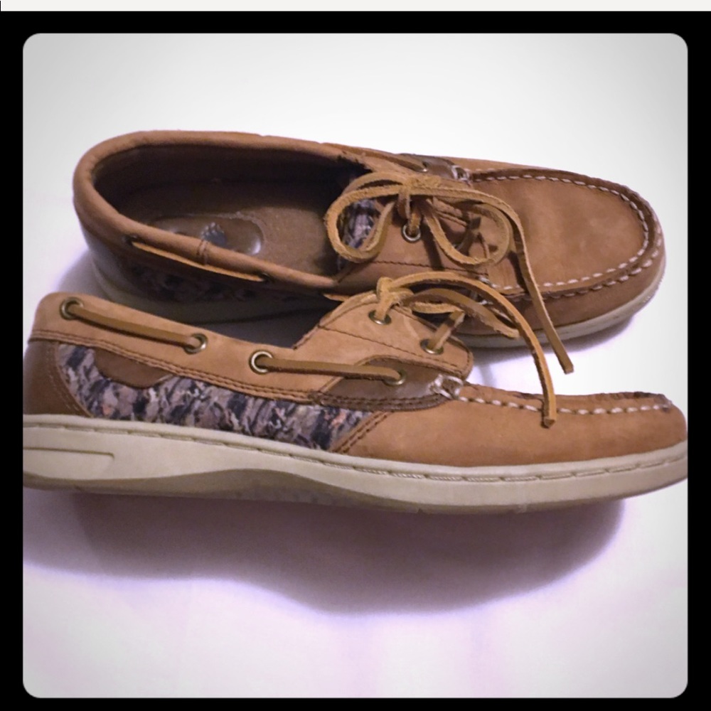 Aloha Island 🌴 tan leather boat shoes 👞